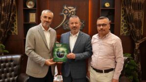 tarf dergisi ile verenel derneginden rektor kirisika ziyaret tOnTQ2q2