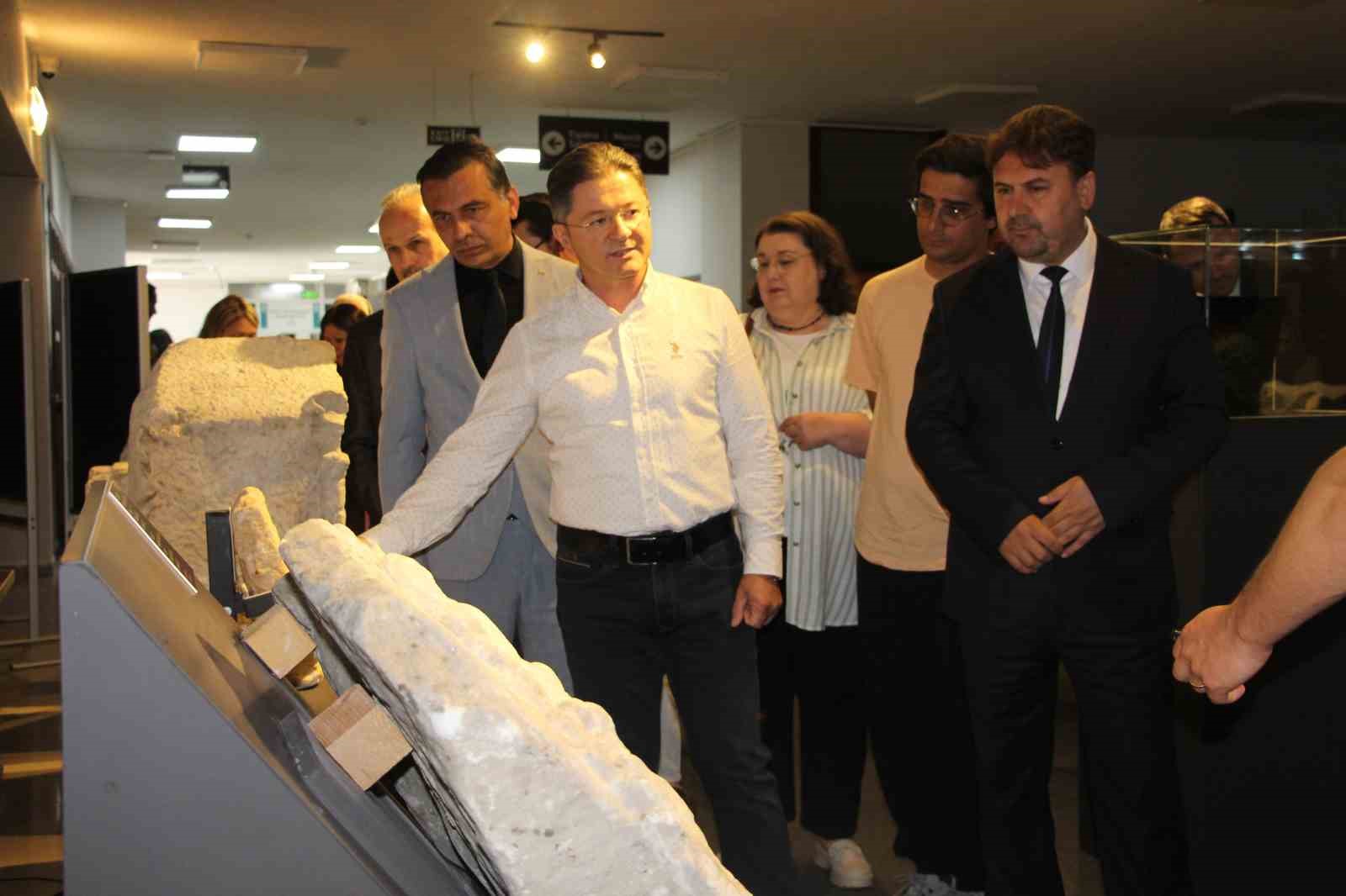 tarihe isik tutan eserler ilk kez ziyarete acildi pqLMTs3G