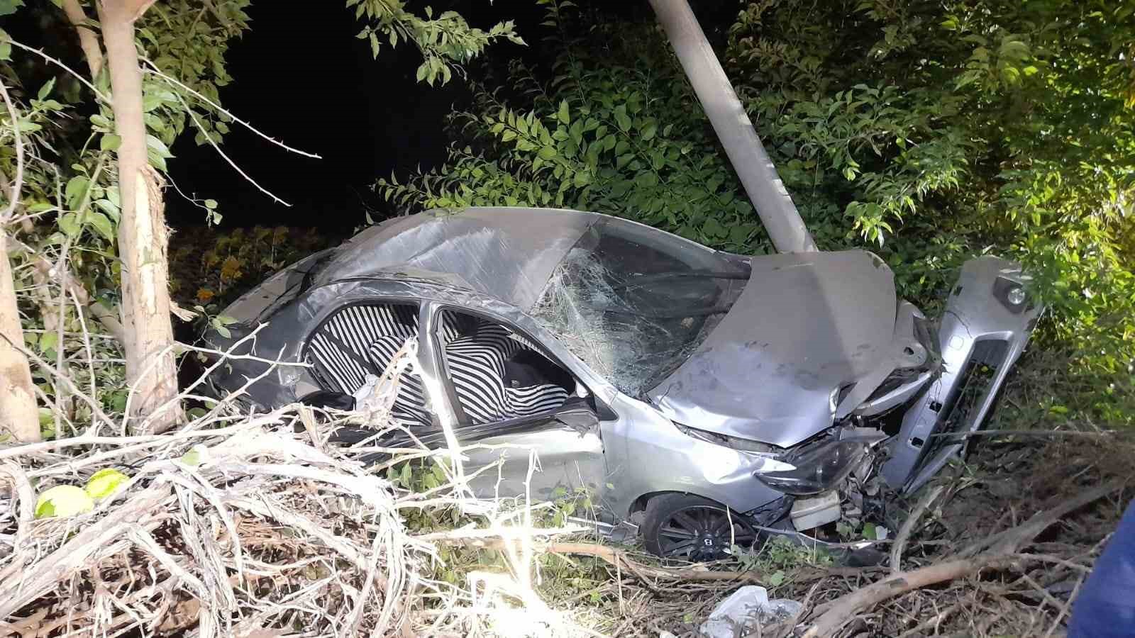 tarlaya dusen otomobildeki 6 kisi yaralandi RhY8FQP2