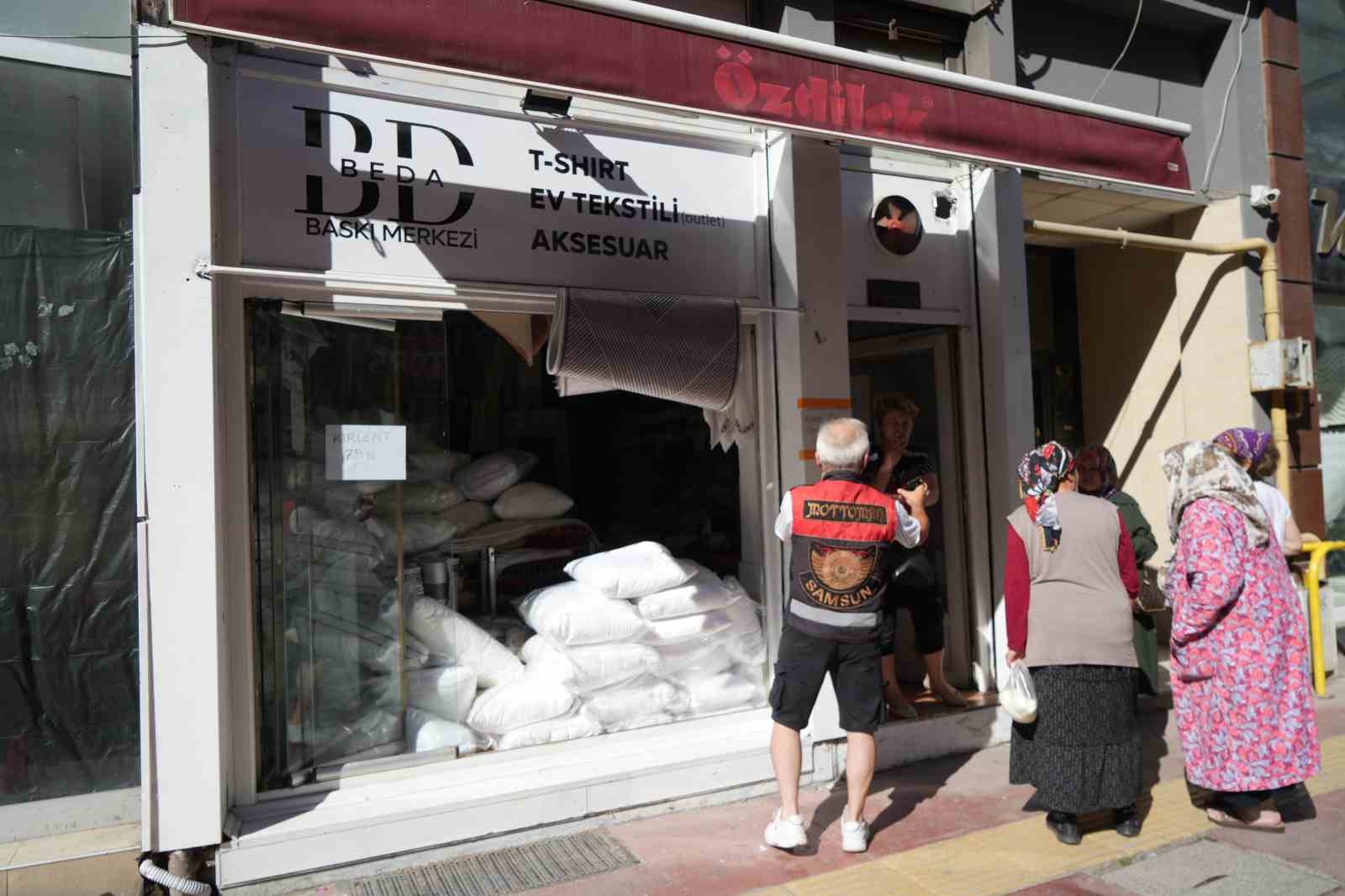 tekstil magazasindaki yangin faciaya donusmeden sonduruldu Ji3DJjyN