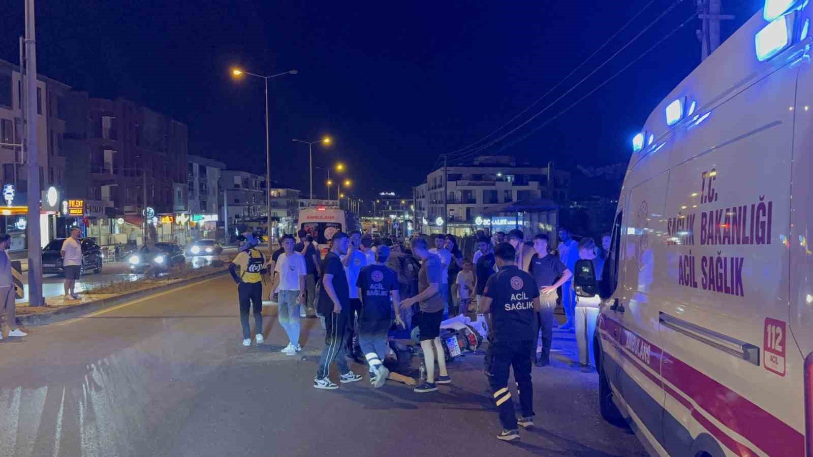 ters seritten u donusu yapan otomobil motosikletle carpisti 2 yarali yHywIECH