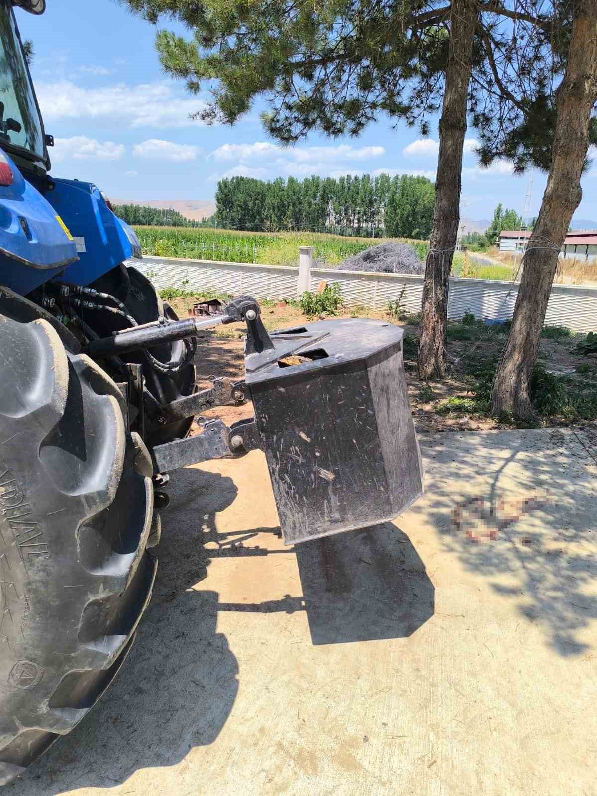 traktorden dusen 2 yasindaki cocuk hayatini kaybetti s8zXAin1