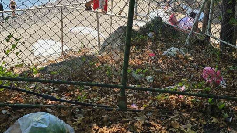 ucretli hale getirilen sevgi baris dostluk plajina tel orguleri asarak girmeye calistilar bX4sWnwa