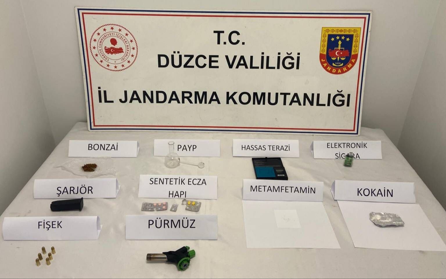 uyusturucu saticisi tutuklandi Nm6XZnbp