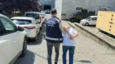 uyusturucu sucundan 10 yil 5 ay hapis cezasi bulunan sahis yakalandi TDwWPOtS