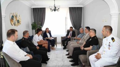 vali hacibektasoglundan sehit ailesine ziyaret 1tShXQk9