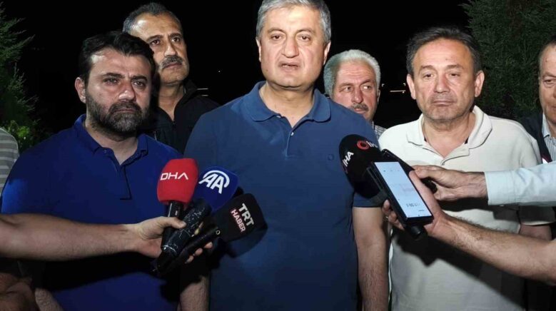 vali yavuz yanginlar nedeniyle 14 koy tahliye edildi 613 hane bosaltildi hMqqx5Rz