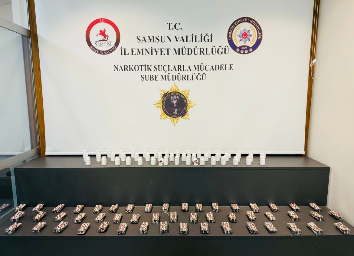 zehir tacirlerine darbe 5 bin 600 sentetik ecza ele gecirildi E83kETA7
