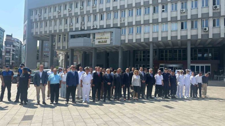 zonguldakta 1 temmuz denizcilik ve kabotaj bayrami 99 yil donumu kutlandi CVHEQ869