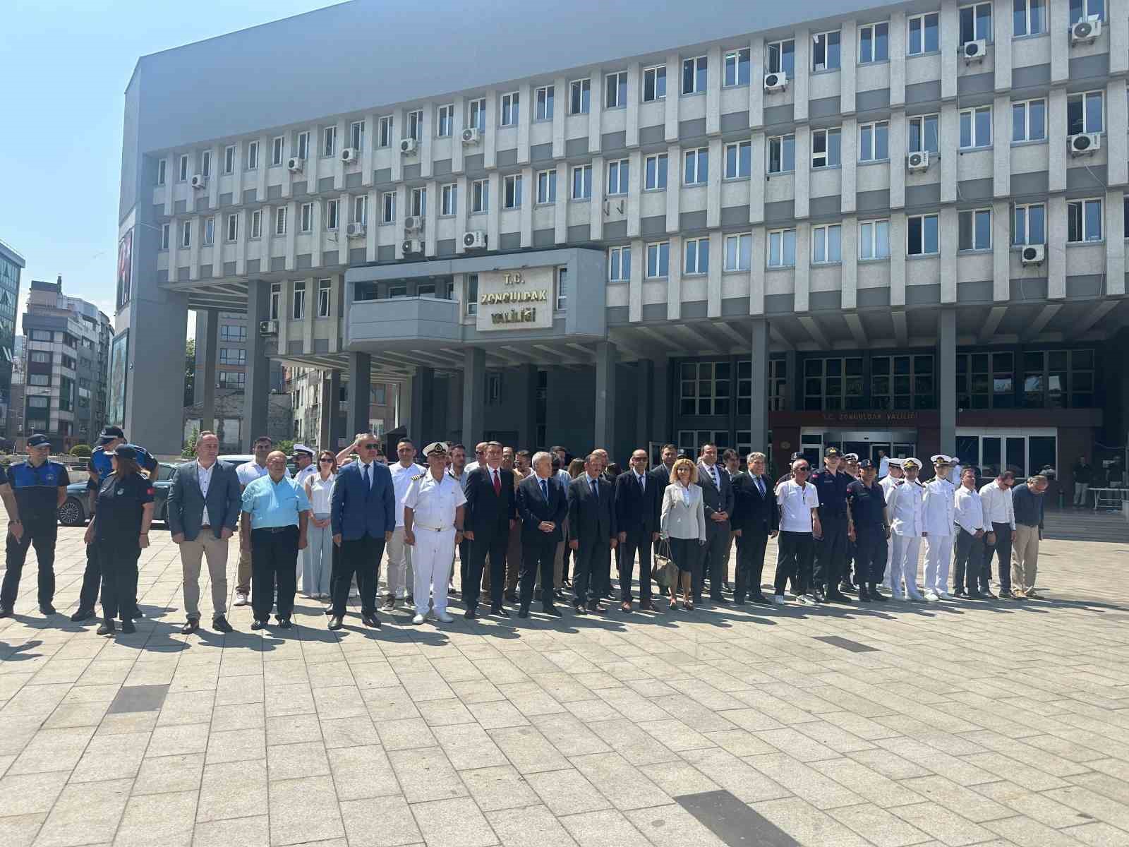 zonguldakta 1 temmuz denizcilik ve kabotaj bayrami 99 yil donumu kutlandi CVHEQ869