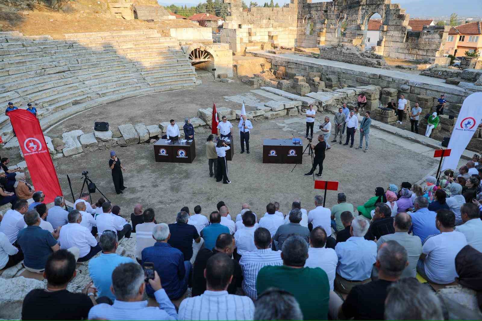 2 bin 300 yillik amfide meclis toplantisi