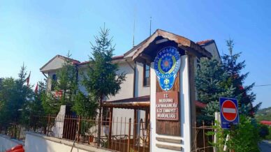 22 ay 15 gun hapis cezasi bulunan kadin mudurnuda yakalandi YSPJa49O