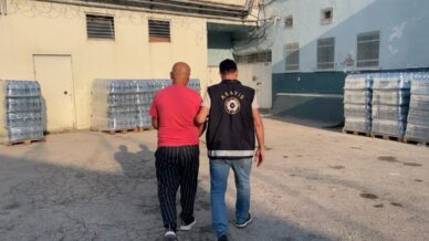 37 yil hapis cezasiyla aranan firari hukumluyu polis ekipleri yakaladi CgyxW1Ov