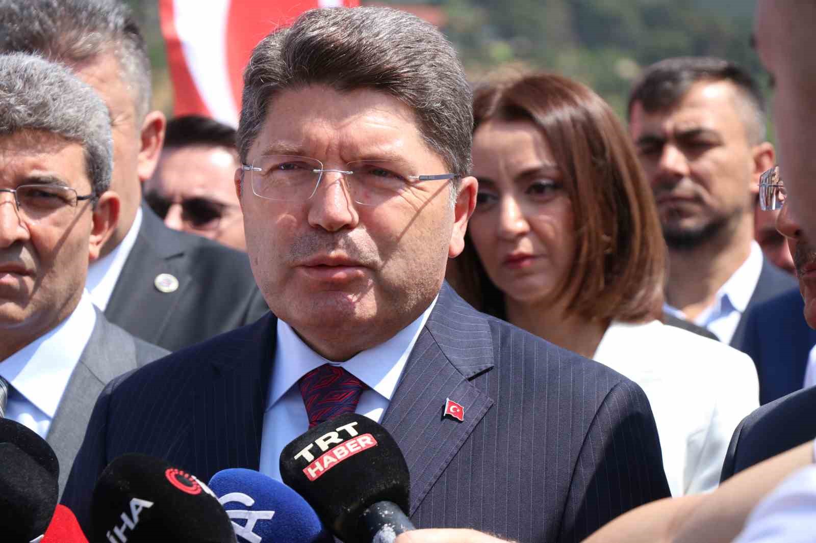 adalet bakani tunc ozgur ozele belgeleri niye bekletiyorsun elinde varsa belgeleri kWa5fCY3
