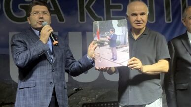 adalet bakani yilmaz tunca duygulandiran hediye EUe9i2ca