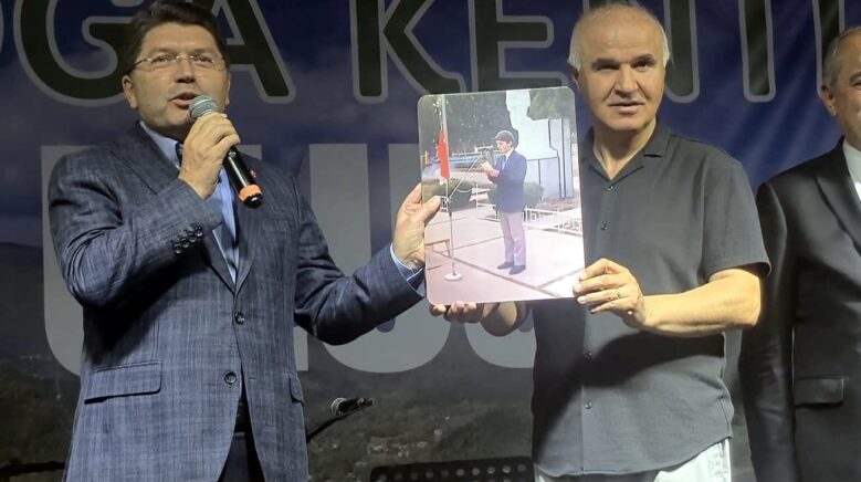 adalet bakani yilmaz tunca duygulandiran hediye EUe9i2ca