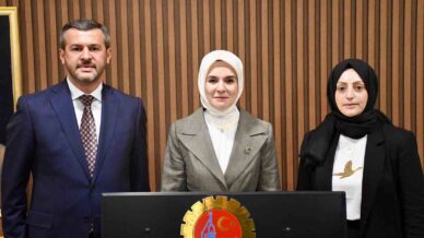 aile ve sosyal hizmetler bakani goktas karabuk belediyesini ziyaret etti OrAuBI9u