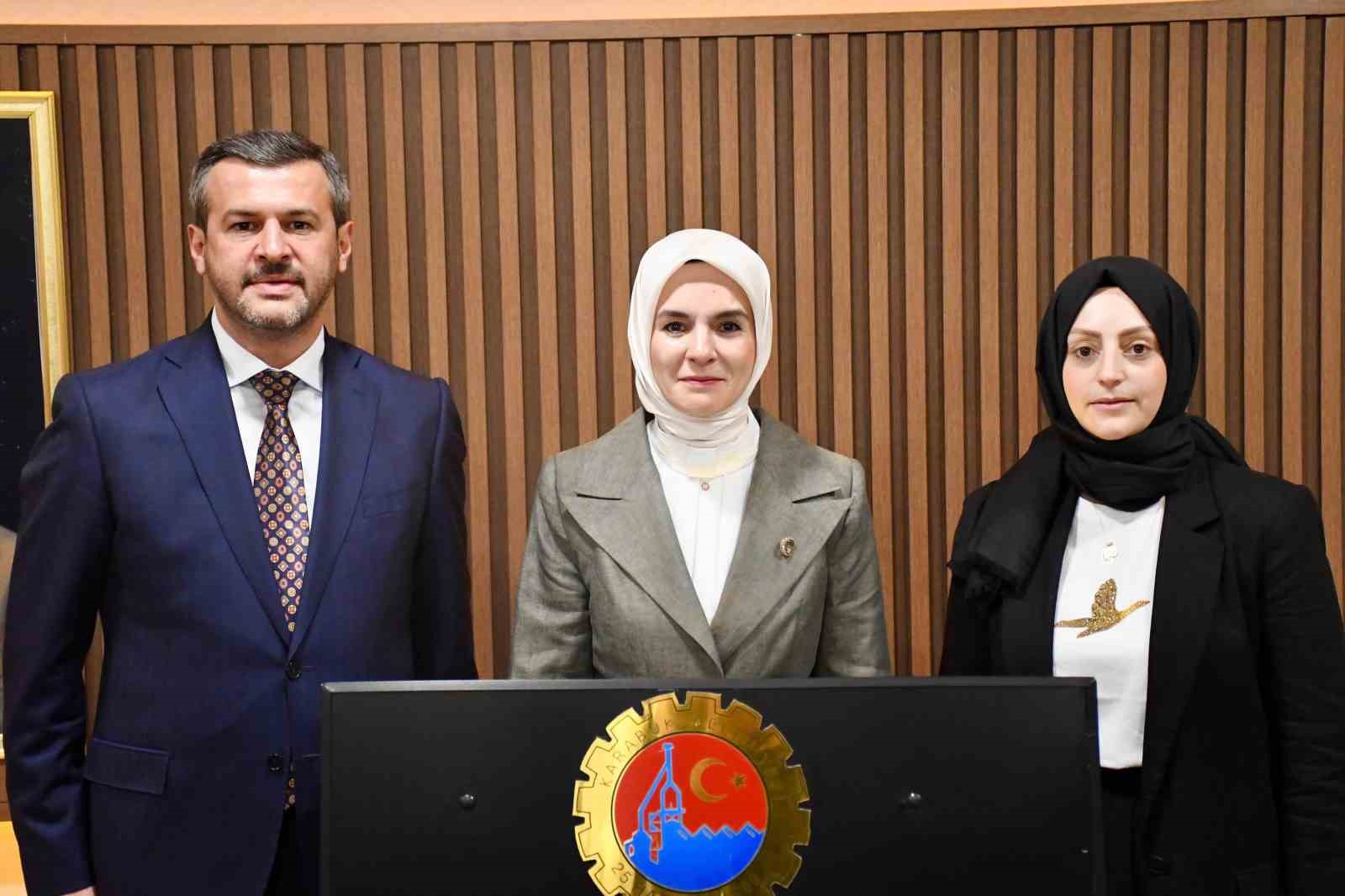 aile ve sosyal hizmetler bakani goktas karabuk belediyesini ziyaret etti OrAuBI9u