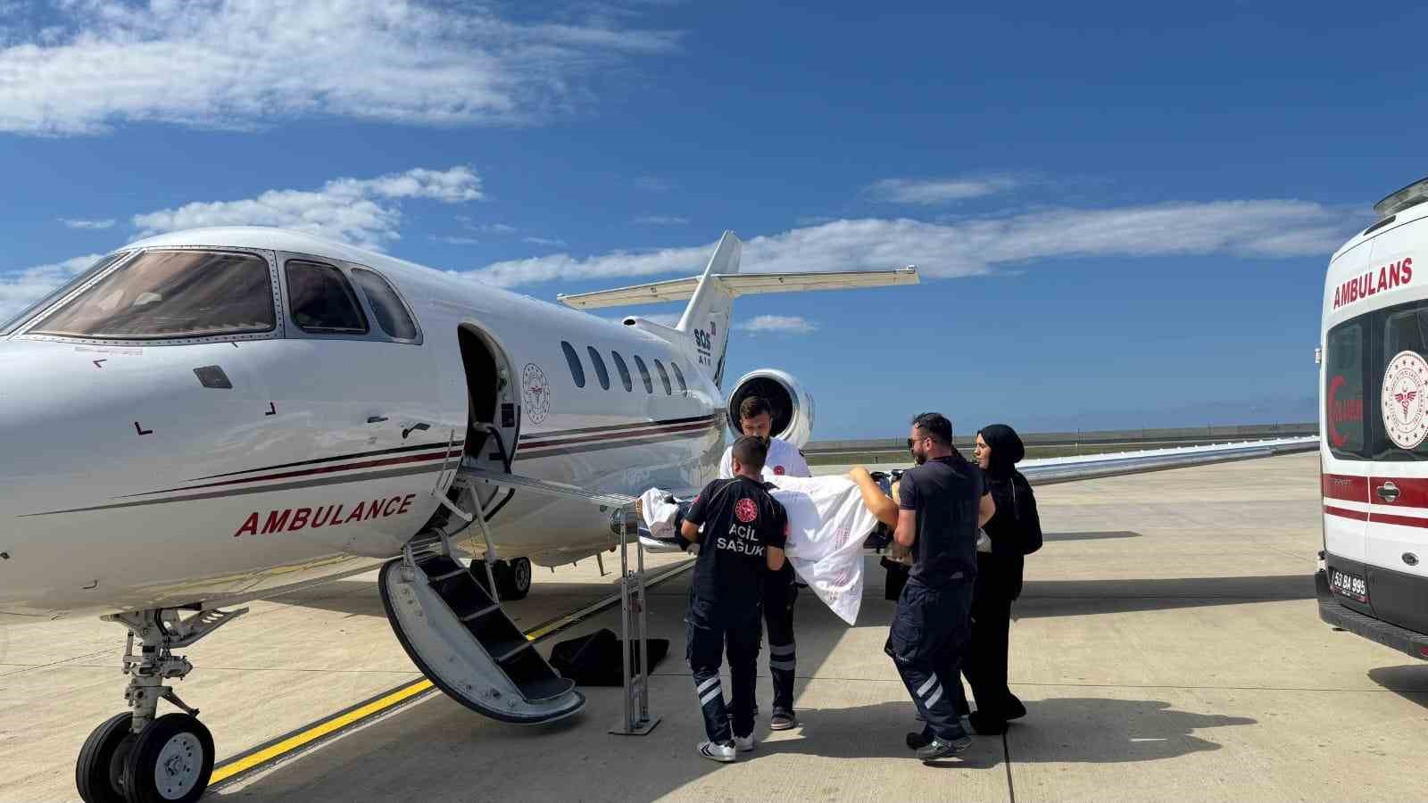 ambulans ucak 22 yasindaki hasta icin havalandi
