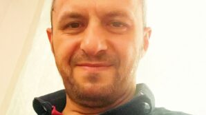 ampul degistirmek icin ciktigi direkten duserek hayatini kaybetti qq6bO21H