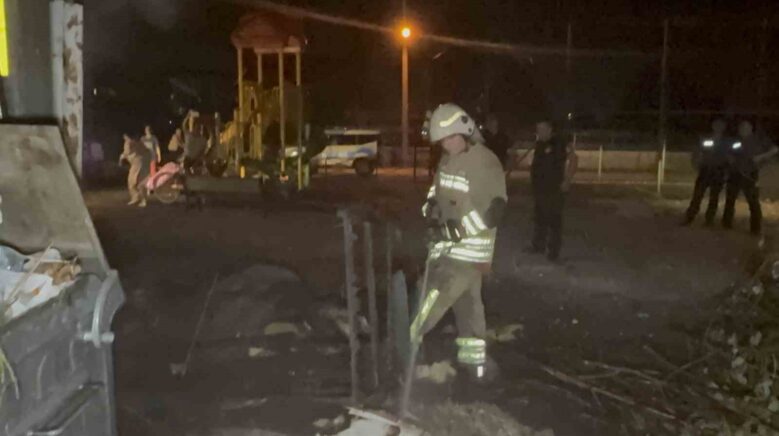 aniz yangini 20 bin nufuslu mahallenin elektrigini kesti UEetGtK7