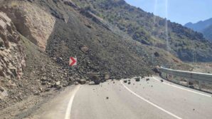 artvinin yusufeli ilcesinde heyelan IZSliDtH