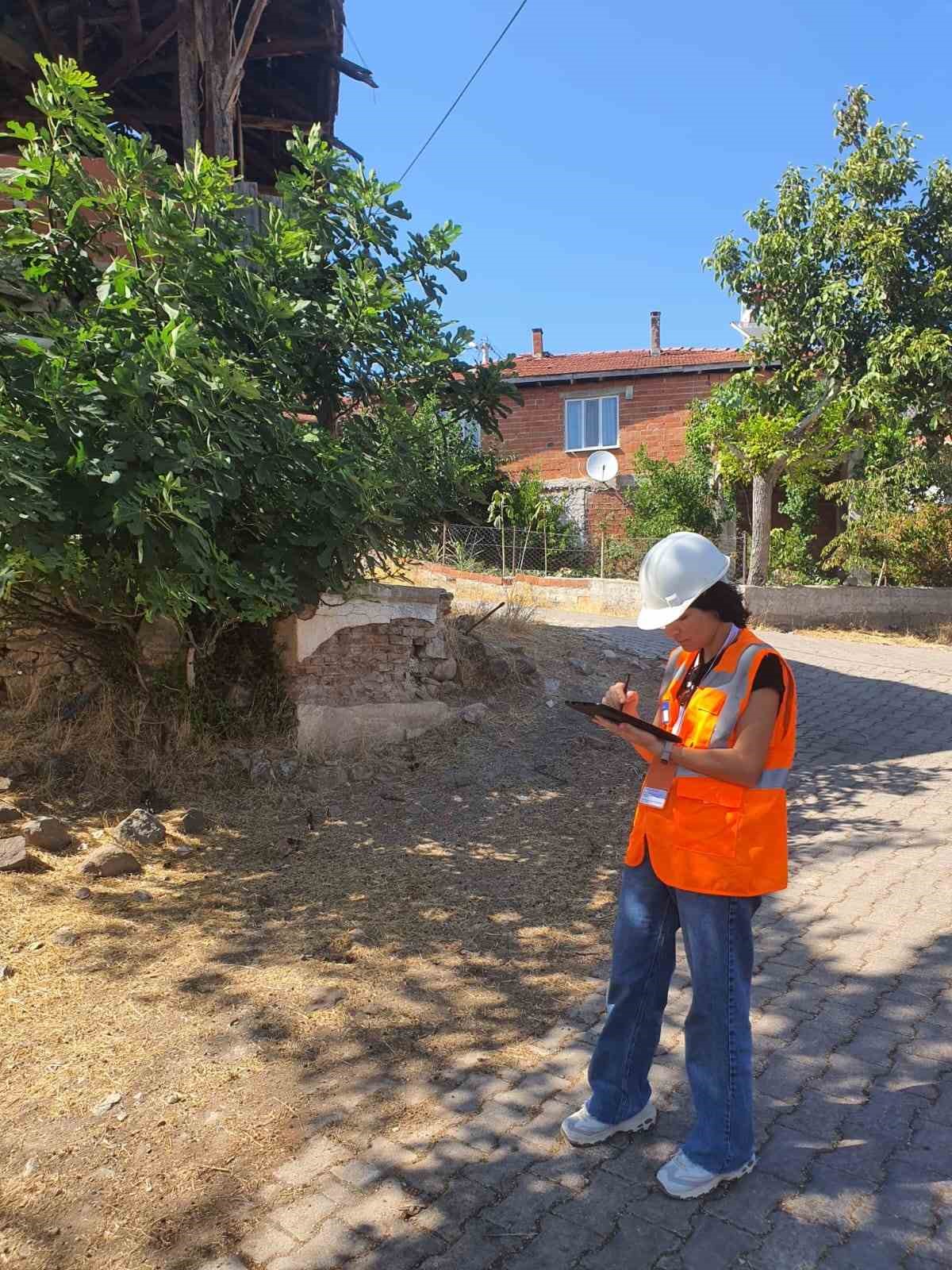baruden deprem bolgesindeki hasar tespit calismalarina destek pV2GQi3w