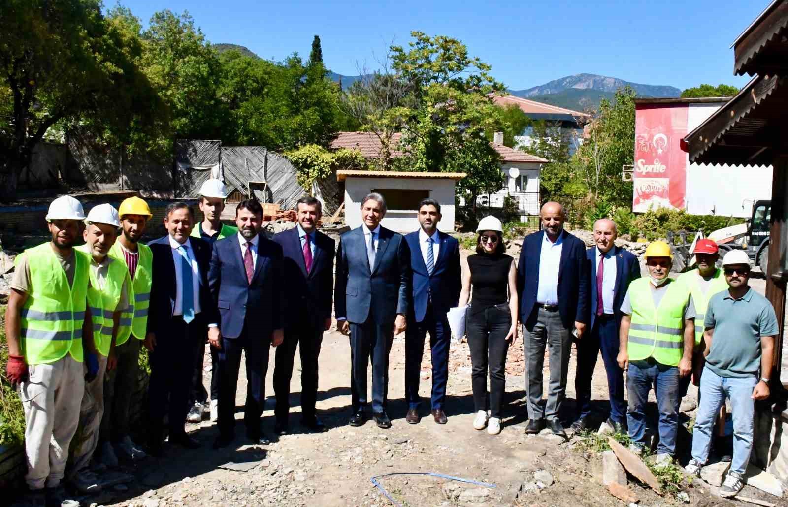 baskan demir karabuk belediyesinin calismalarini inceledi jAk6AMAc