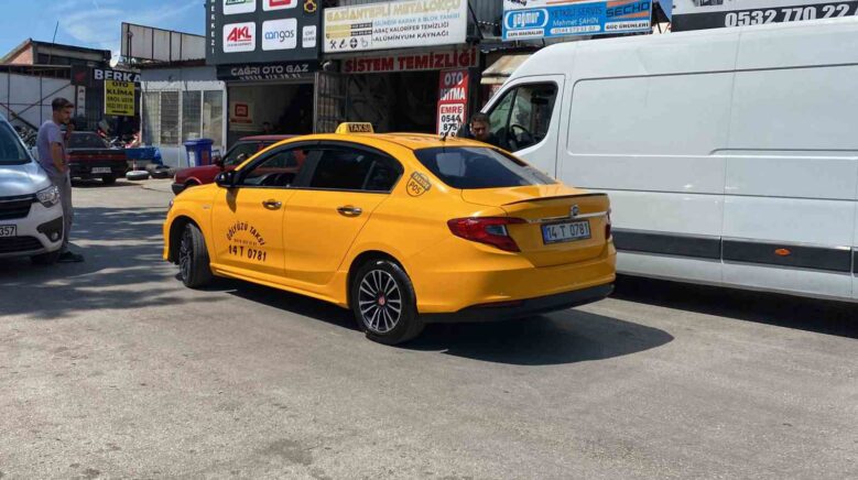 boluda alkollu yolcu taksi soforune kurusiki silah cekti mnMd6Fja