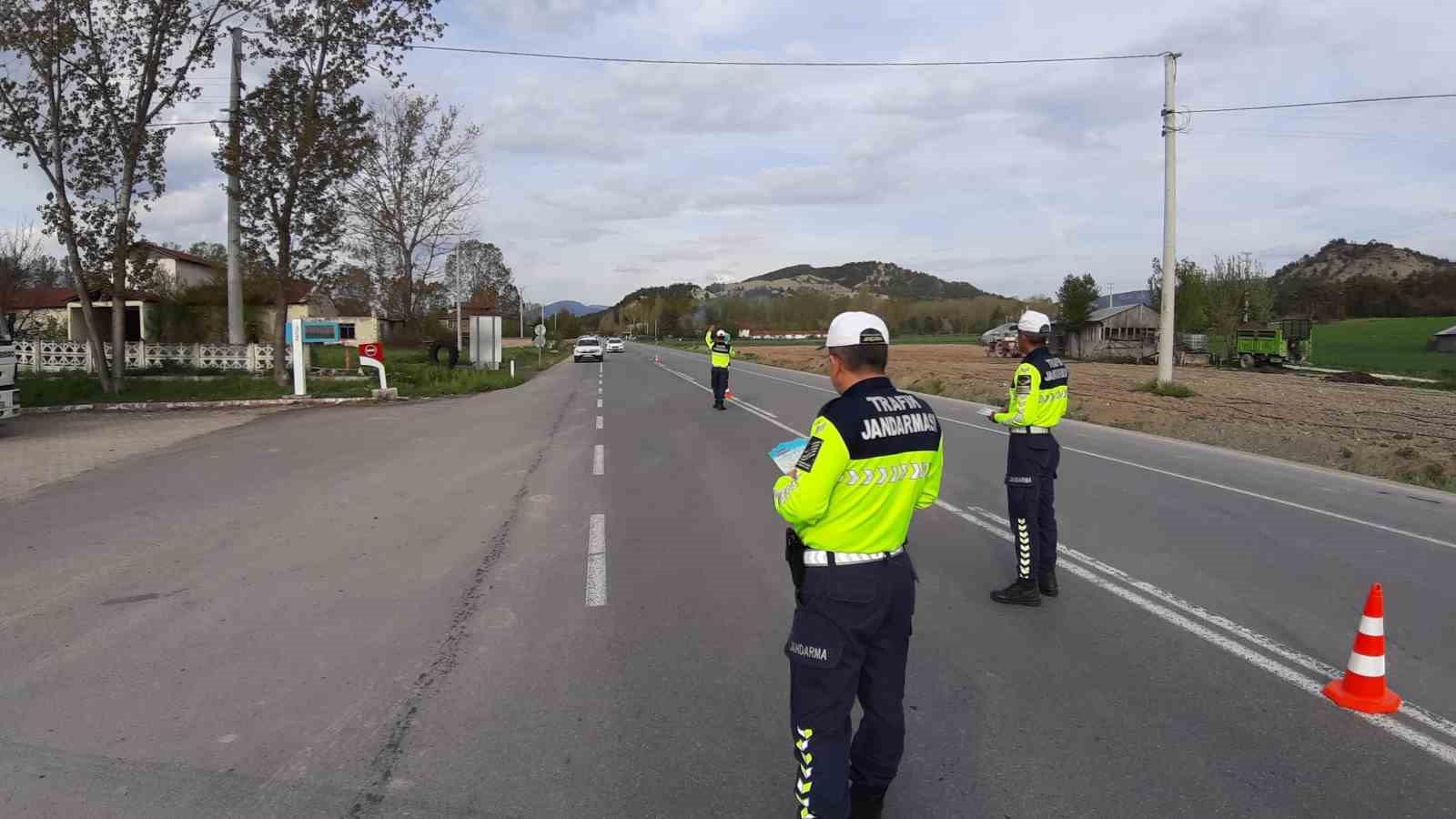 boluda trafik denetimlerinde ceza yagdi 6 milyon 897 bin 750 lira ceza