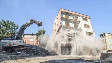 canikte depreme dayaniksiz 741 bina yikiliyor VYJrIgeu