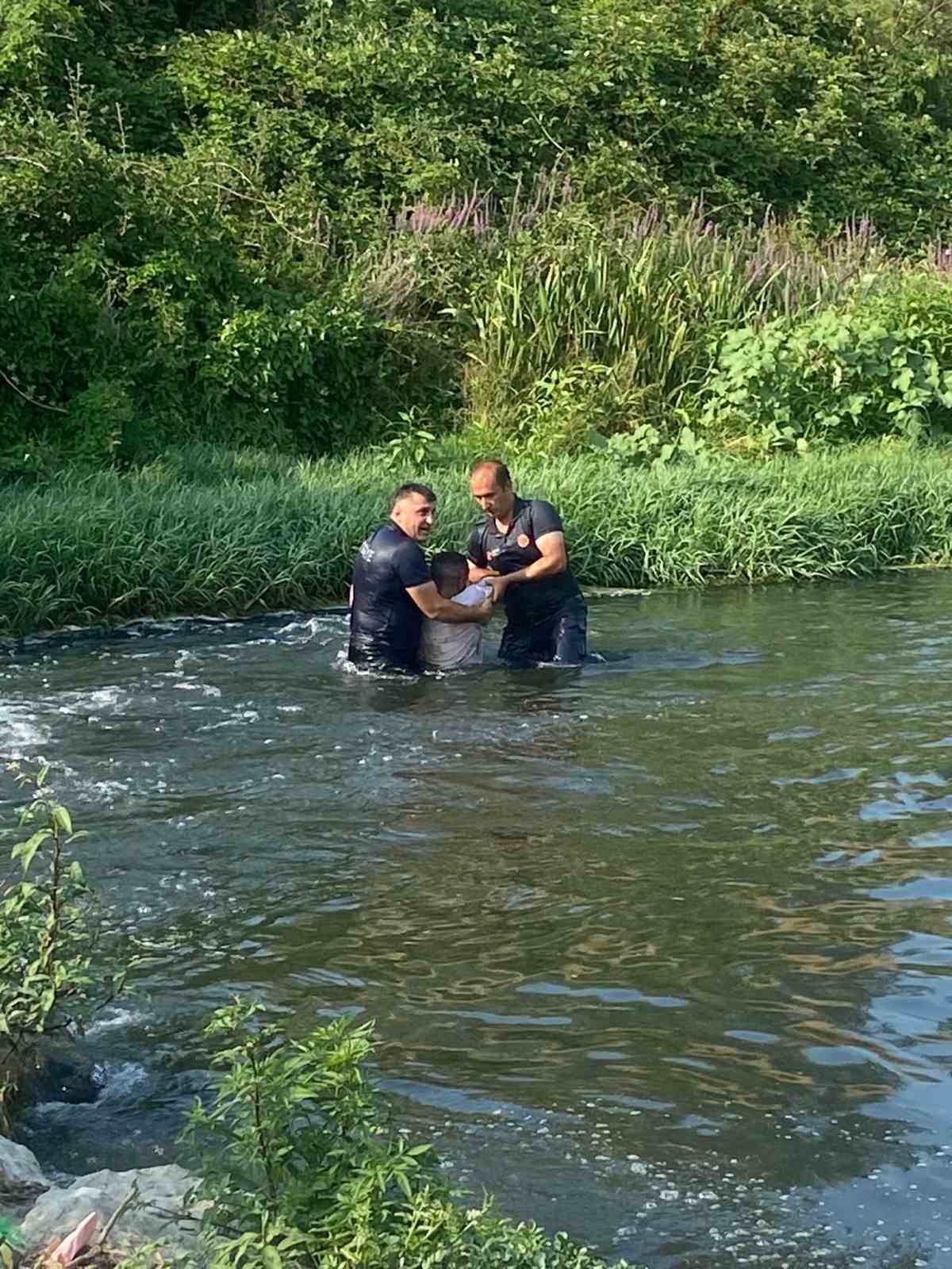 caya atlayan sahsi ekipler son anda kurtardi pVafdIeI