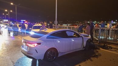 caycumada araclara carpan surucu olay yerinden kacti pZcqFELz