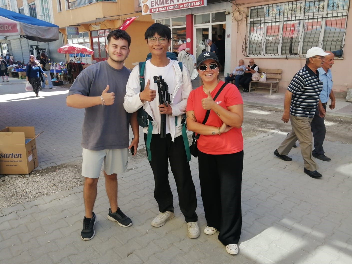 cinli turist joe yuruyerek turkiyeyi geziyor