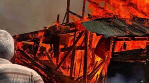 coplukte cikan yangin 5 samanligi kule cevirdi dzUDDgOO