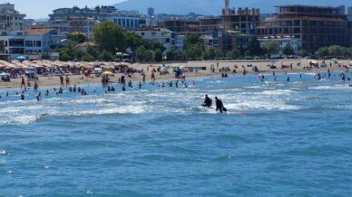 corumdan yuzmek icin samsuna gelen genclerden biri boguldu digeri kayip 6rJVGdUr