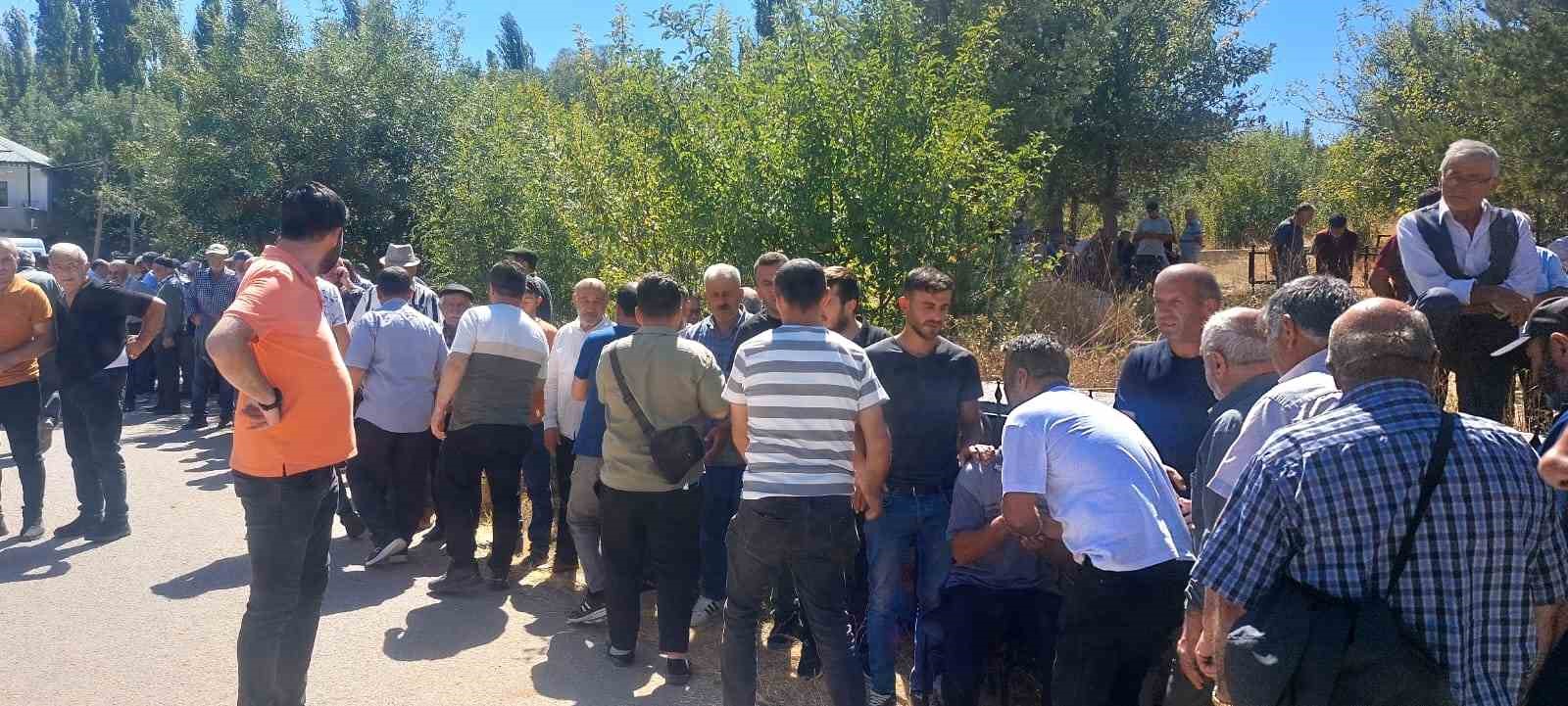 dugun sonrasi evine ugurlanirken yengesinin kursununa hedef olan damat son yolculuguna ugurlandi TrjE31ya