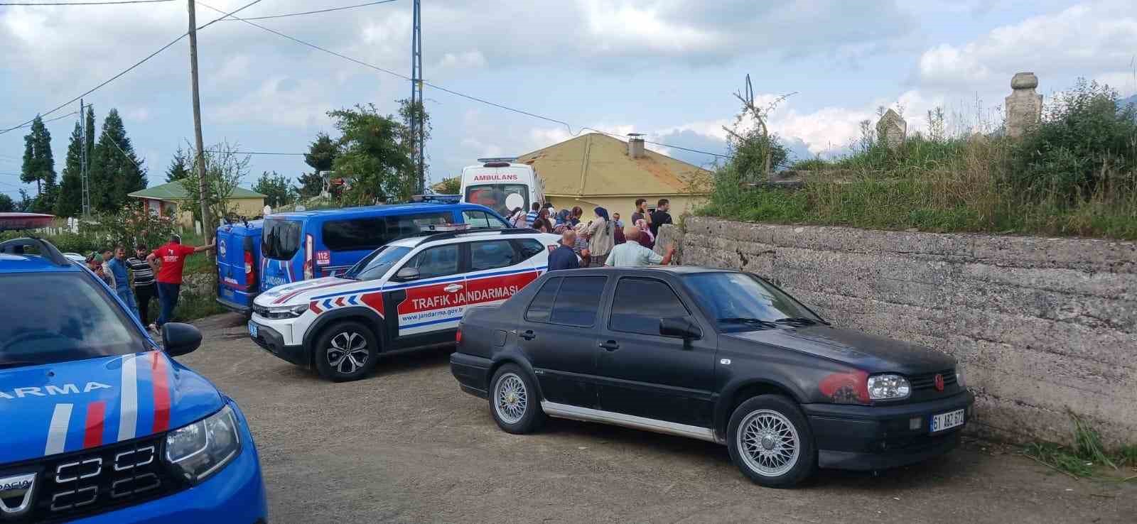 esini once bicakladi sonra tufekle oldurdu