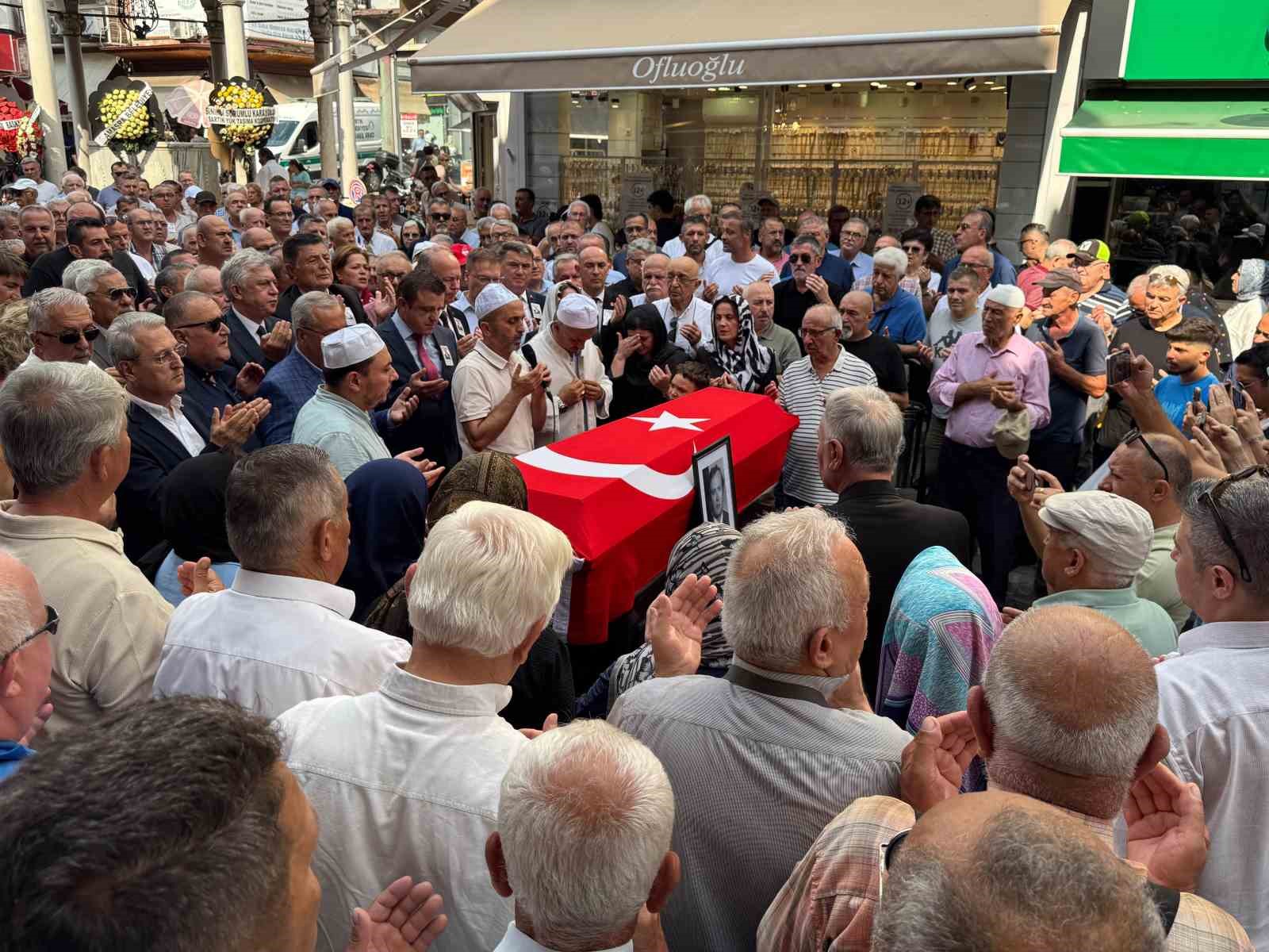 eski bakan akyol icin bartinda helallik istendi Y9L8giVb