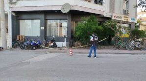 evinin onunde tufekli saldiriya ugradi qBeSyNEn