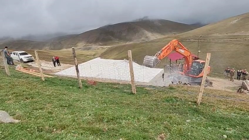 gumushane yaylalarinda kacak yapilarin yikimi kararlilikla suruyor gukiQbyG