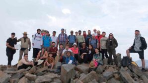 gumushanenin zirvesinde ormanlari koru mesaji pvfyLaG8