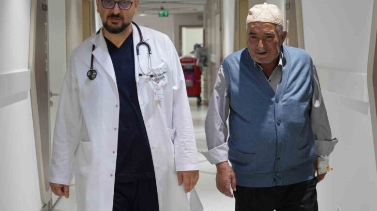 gunde 4 makineyle nefes alan hasta balon genisletme ve prp tedavisi ile sagligina kavustu SKNWDt2K