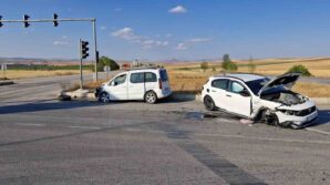 hafif ticari arac ile otomobil carpisti 10 kisi yaralandi 6me1R2K7