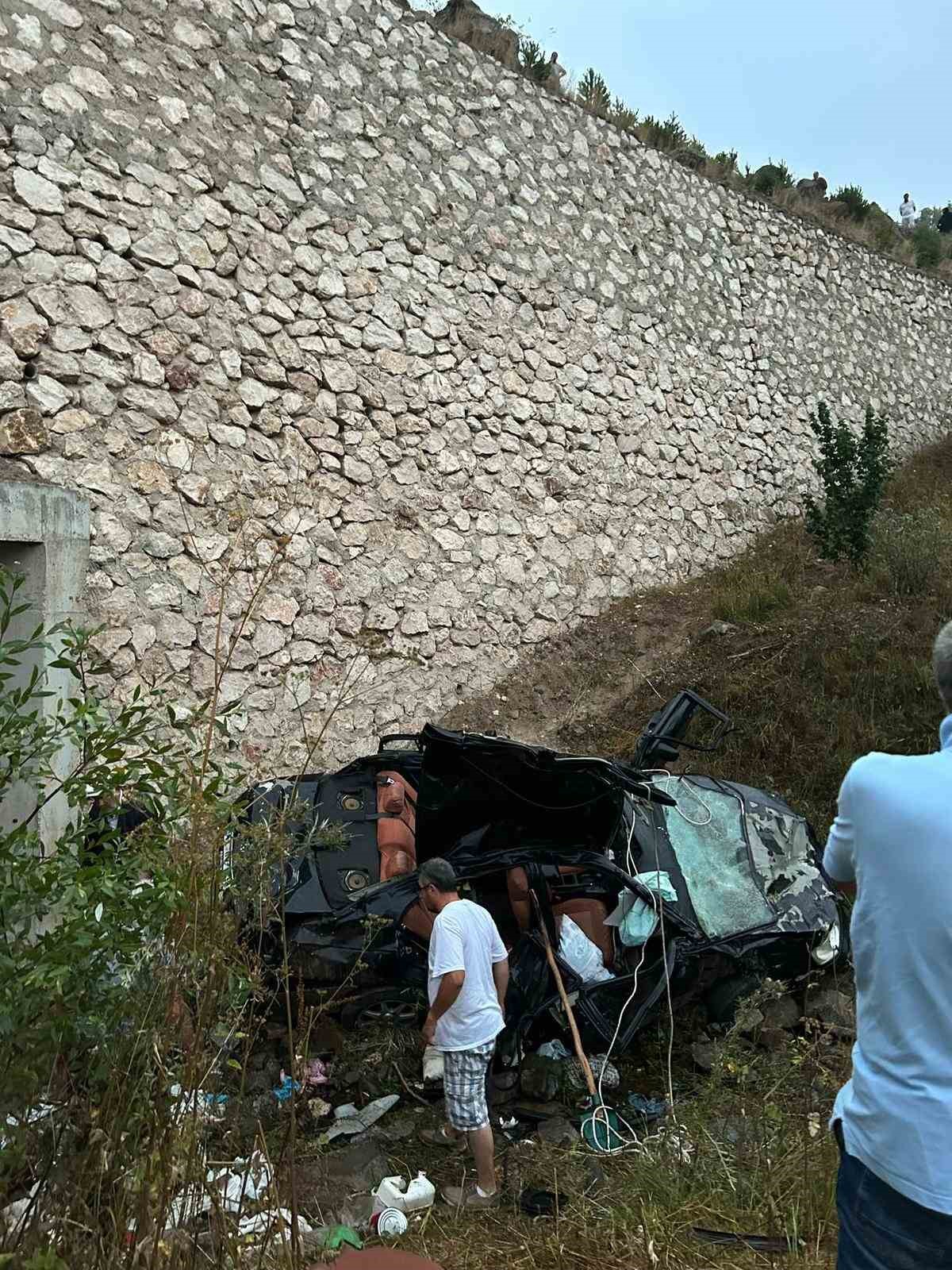 hurdaya donen otomobil iki kisiye mezar oldu UKiGramy