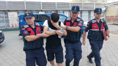 jandarmanin takibi sonucu uyusturucuyla yakalandi rMX9PnXE