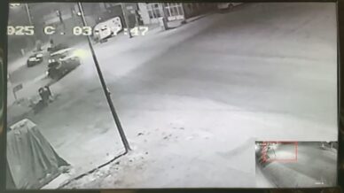 kamyonet otomobille kafa kafaya carpisti 1i agir 2 yarali F9D35nQ1