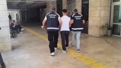 kanser hastasi annesini darbeden agabeyini oldurmustu 10 yil hapis cezasi kesinlesince tutuklandi AxTJL15v