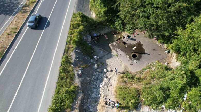 kara yolunun kenarindaki sifali kaynagi iliksu tesis bekliyor mJkvPlEd