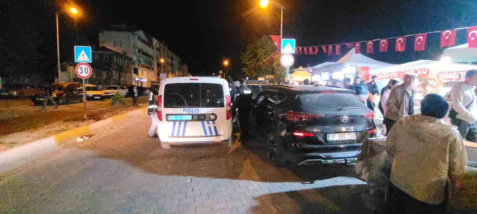 kastamonuda festivalde saticilar arasinda bicakli kavga 1 agir yarali YZiSrBWg